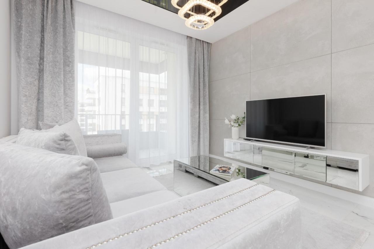 Elegant Apartments With Balcony & Parking Warsaw By Noclegi Renters Exteriér fotografie