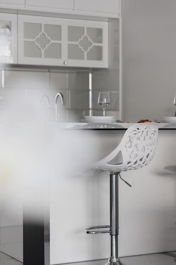Elegant Apartments With Balcony & Parking Warsaw By Noclegi Renters Exteriér fotografie