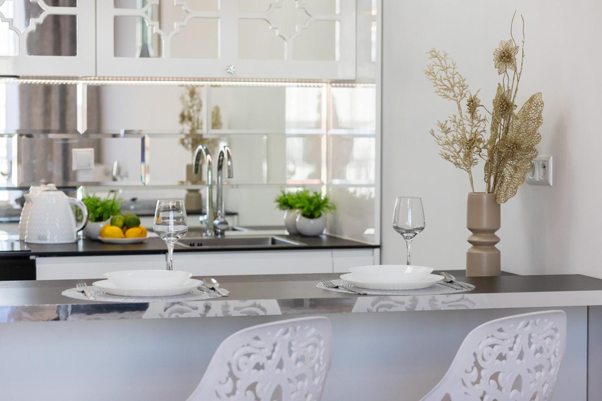 Elegant Apartments With Balcony & Parking Warsaw By Noclegi Renters Exteriér fotografie